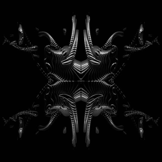 Polera negra de manga corta. Sobre el fondo negro, se encuentra una ilustración de apariencia futurista y simétrica, en tonos grisáceos y plateados. Inspirado en motivos biomecánicos, con formas que recuerdan a tubos, engranajes o estructuras metálicas entrelazadas, formando un patrón central como un espejo.